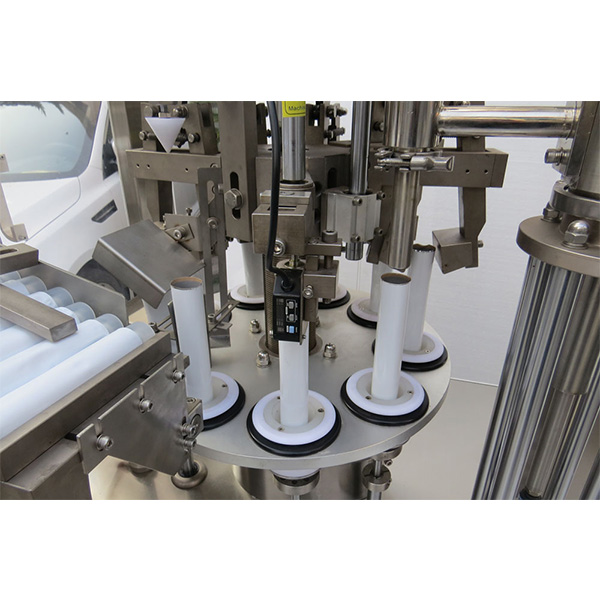 ਸਵੈਚਲਿਤ ਜੁੱਤੀ ਪਾਲਿਸ਼ ਸਾਫਟ ਟਿ fillingਬ ਭਰਨ ਵਾਲੀ ਸੀਲਿੰਗ ਮਸ਼ੀਨ